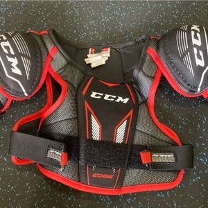 Youth Large hockey shoulder pads